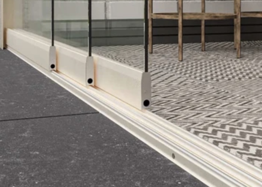 Rail in crème